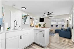 Escape the Winter Weather in Our 1/1, 2 Blocks to the Beach Access in St Pete Beach!