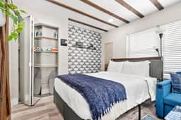 Escape to Sala Suites! Walk to Beach & Pet Friendly!