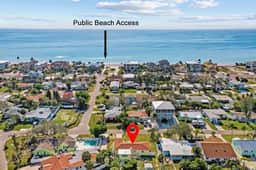 Weekend Promo at Nonna's Beach Cottage! Enjoy the Sunshine with a Short Walk to the Beach!