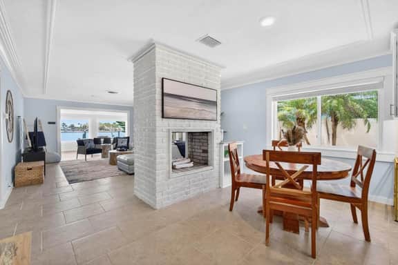 Beautiful Waterfront House with Pool & Dock Access! Close to Beach & Restaurants!