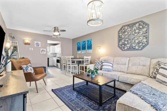 Escape Winter in Indian Rocks Beach! 2/1 Across from Beach Access! New Management!