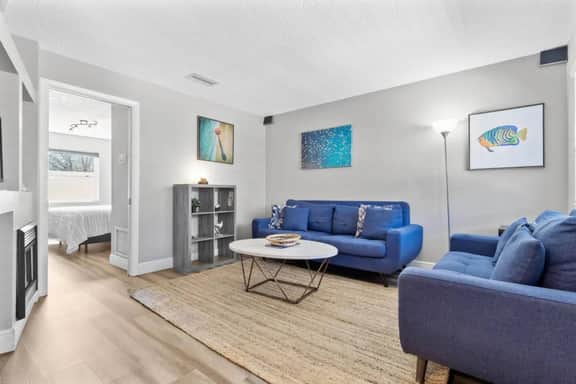 Escape Winter! Across from Beach Access! - Suite 52