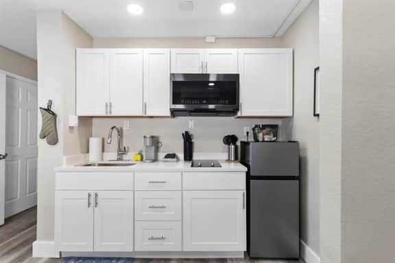 Relax in St Pete Beach! Walk to Beach Access! Pet Friendly!