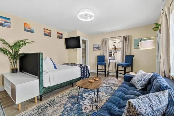 Visit the newly renovated Covare Suites in St Pete Beach! 2 Blocks to Upham Beach Access!
