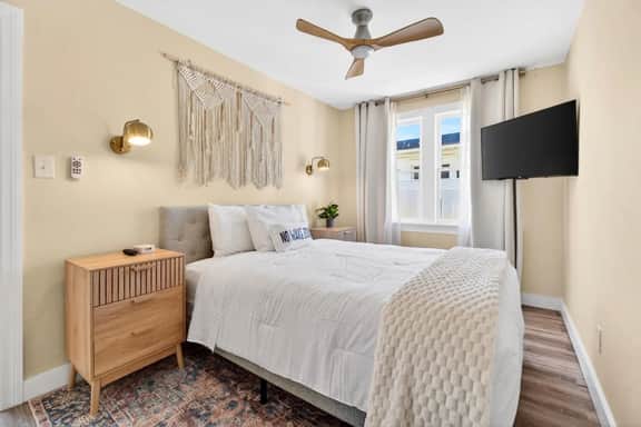 Visit the newly renovated Covare Suites in St Pete Beach! 2 Blocks to Upham Beach Access!