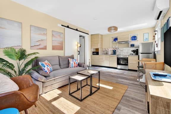 Visit the newly renovated Covare Suites in St Pete Beach! 2 Blocks to Upham Beach Access!