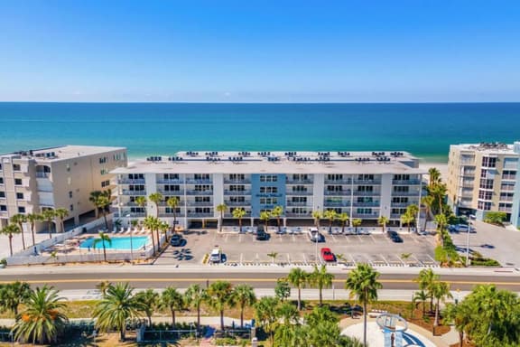 Beach Oasis! Your Perfect Beach Vacation with Heated Pool!
