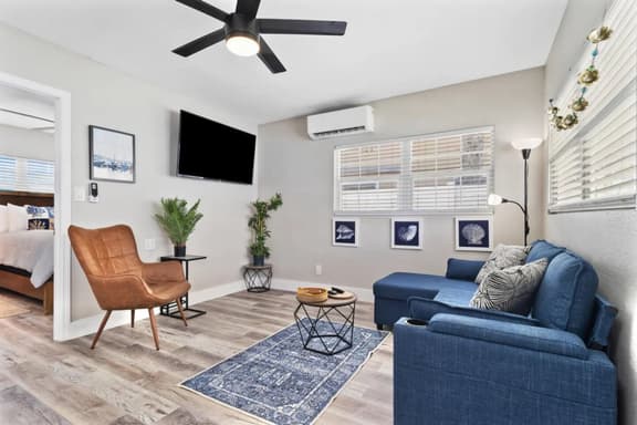 Escape the Winter Weather in Our 1/1, 2 Blocks to the Beach Access in St Pete Beach!