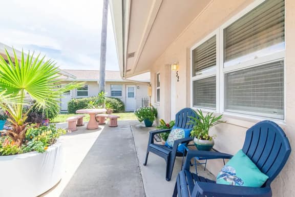 Escape Winter! Across from Beach Access! - Suite 52