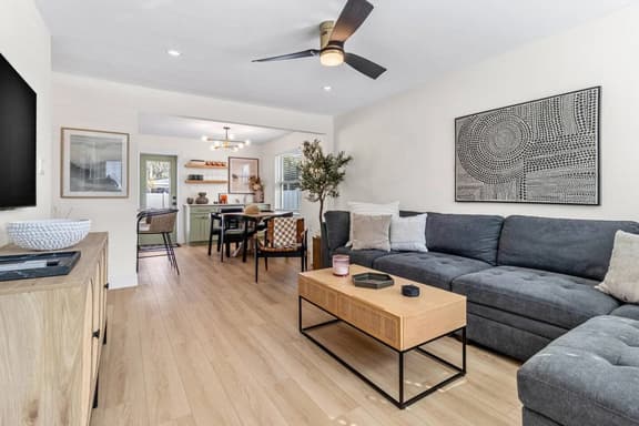 Perfect Family Getaway with Pool in Madeira Beach! 1 Block to Beach Access and Restaurants!