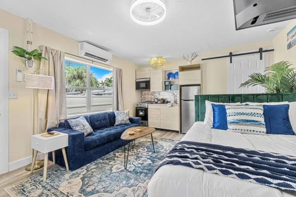 Visit the newly renovated Covare Suites in St Pete Beach! 2 Blocks to Upham Beach Access!