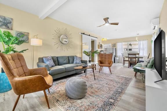 Visit the newly renovated Covare Suites in St Pete Beach! 2 Blocks to Upham Beach Access!
