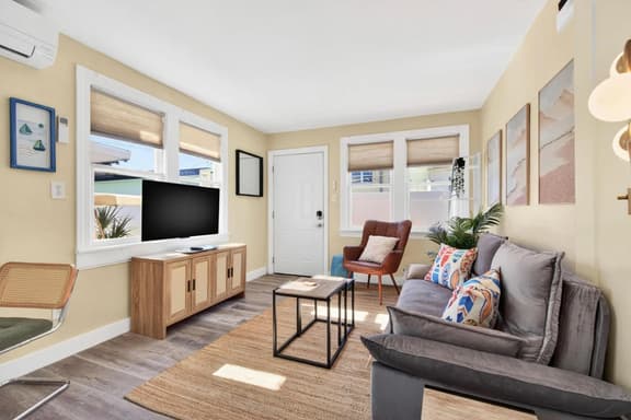 Visit the newly renovated Covare Suites in St Pete Beach! 2 Blocks to Upham Beach Access!